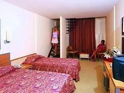Serenis Hotel